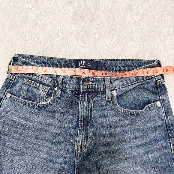 Women GAP Mid Rise UltraSoft Baggy Crop Jeans in Medium Indigo Size 28 - Picture 4 of 8